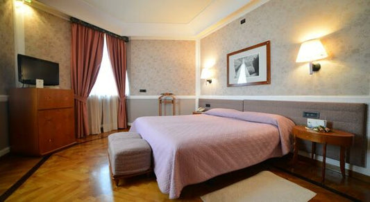 7 nights Italy bed and breakfast (Grand Hotel Ortigia Siracusa) flights included